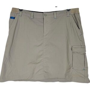 DULUTH Trading Co Hiking Outdoor‎ Skort Size 18 khaki pockets comfort waist